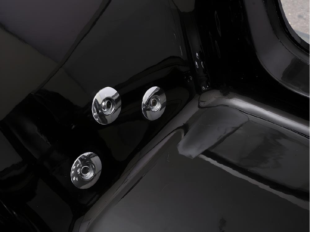 Vente Unique Baignoire Balnéo Vitrée Semi-îlot à Leds DYONA - 1 Place - 260L - 170*85*58cm - Noir Brillant