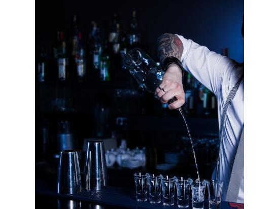 Vente Unique Bec Verseur Doseur à Alcool à Bille 4 Cl Fackelmann