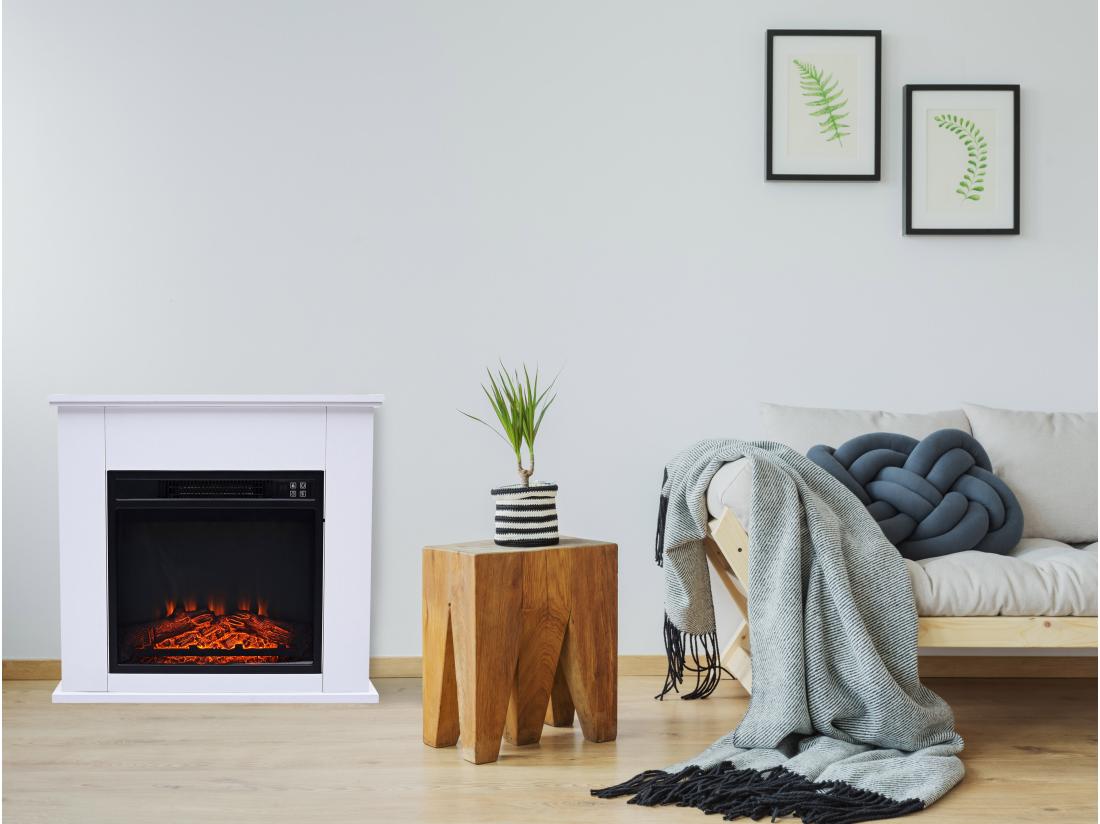 Vente Unique Cheminée électrique Au Sol De 2kW En Acier Laqué Blanc Avec Télécommande