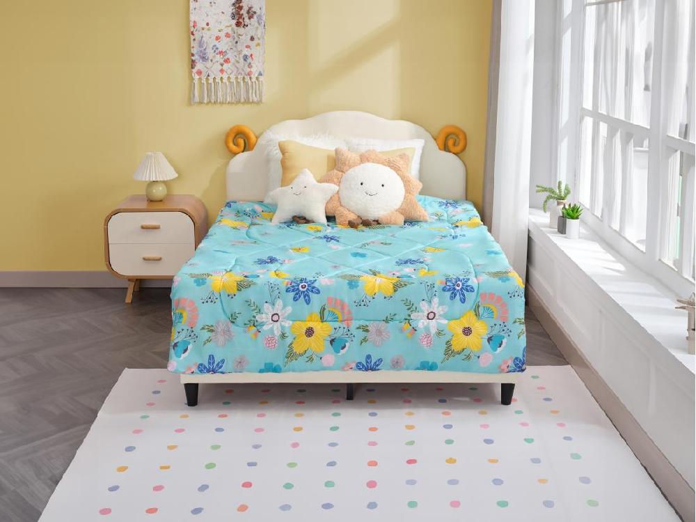 vente unique Couette enfant légère imprimée à motifs floraux - 140 x 200 cm - Multicolore - DAHLINA