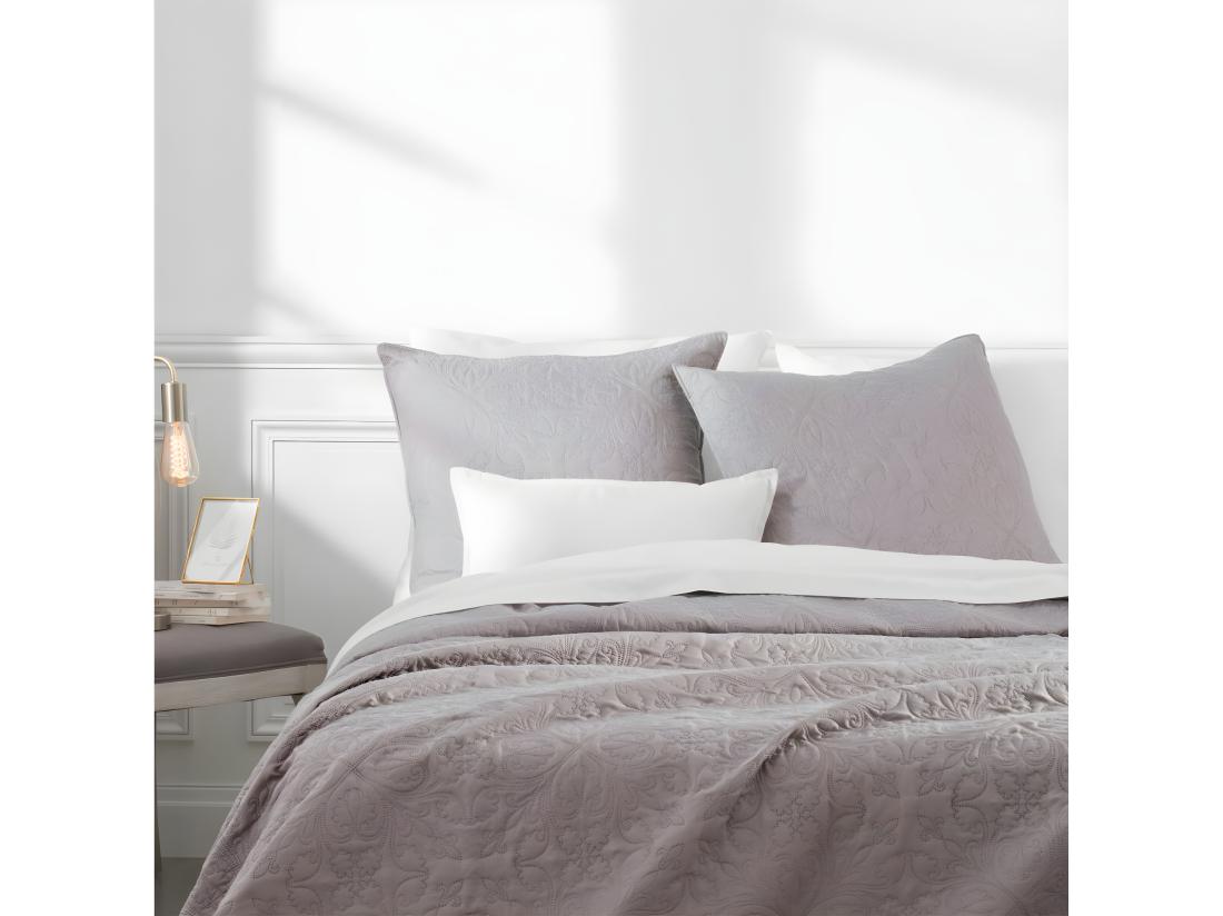 vente unique Dessus de lit Taupe motif Arabesque 240 x 260 avec 2 Taies