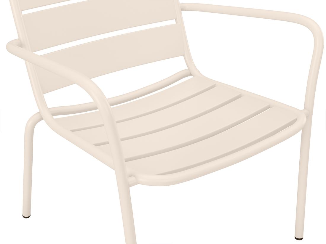 Vente Unique Fauteuil Bas De Jardin Empilable En Métal - Beige - MIRMANDE De MYLIA
