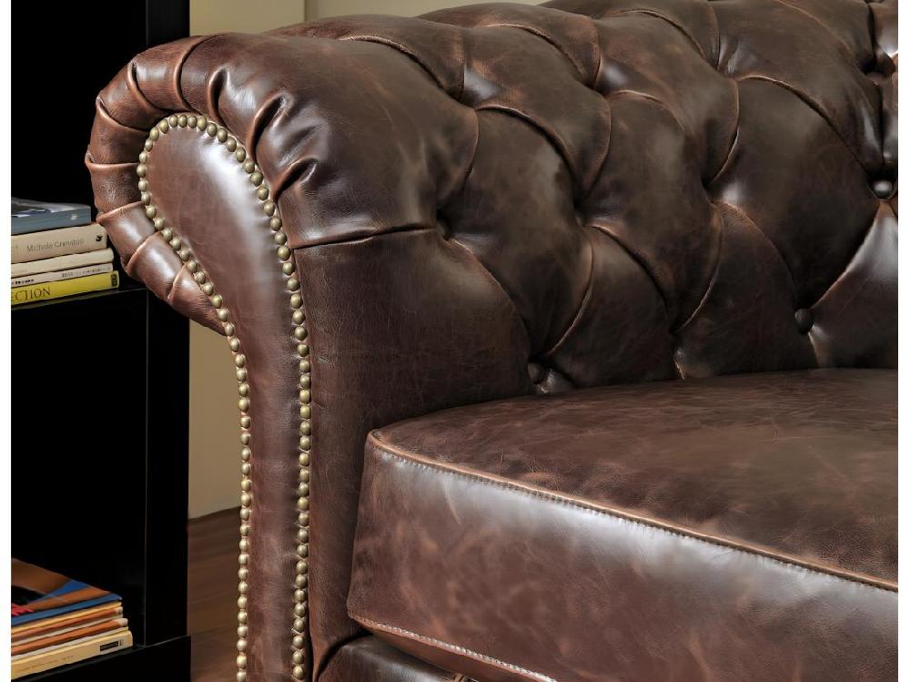 Vente Unique Fauteuil Chesterfield CLOTAIRE 100% Cuir Vieilli