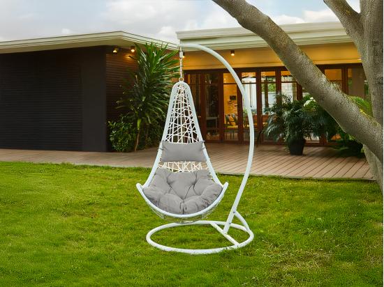 vente unique Fauteuil suspendu en résine tressée - Blanc avec coussins gris - OROSI de MYLIA