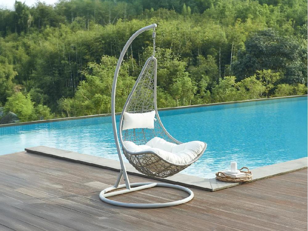vente unique Fauteuil suspendu en résine tressée - Gris clair avec coussins blancs - OROSI de MYLIA