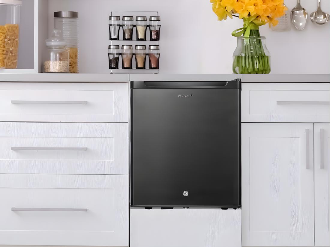 vente unique Mini bar thermoélectrique ultra-silencieux 26 DB - 38L - Porte réversible - Noir