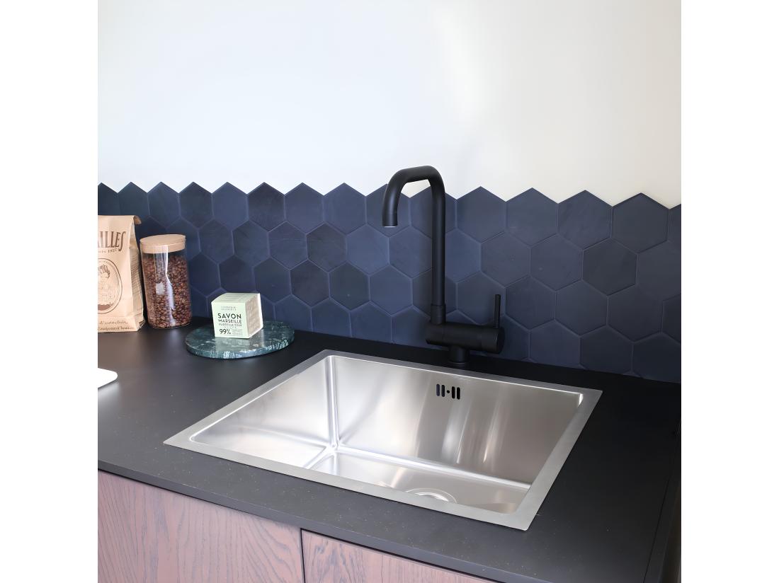 Vente Unique New Oslo Mitigeur évier Noir Rabattable - Essebagno