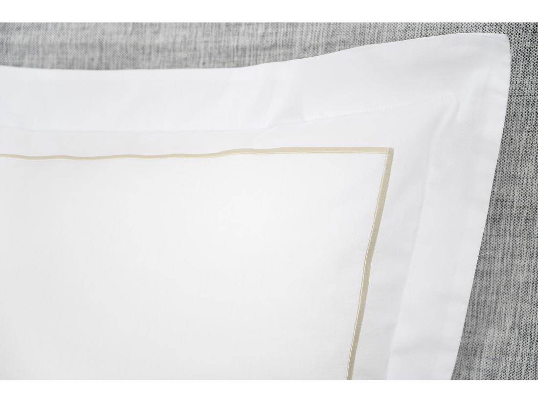 Vente Unique Parure De Lit Percale 80 Fils/cm² - Housse De Couette 220 X 240 Cm + 2 Taies D'oreiller - Blanc Bourdon Beige - CHARMY De PALACIO
