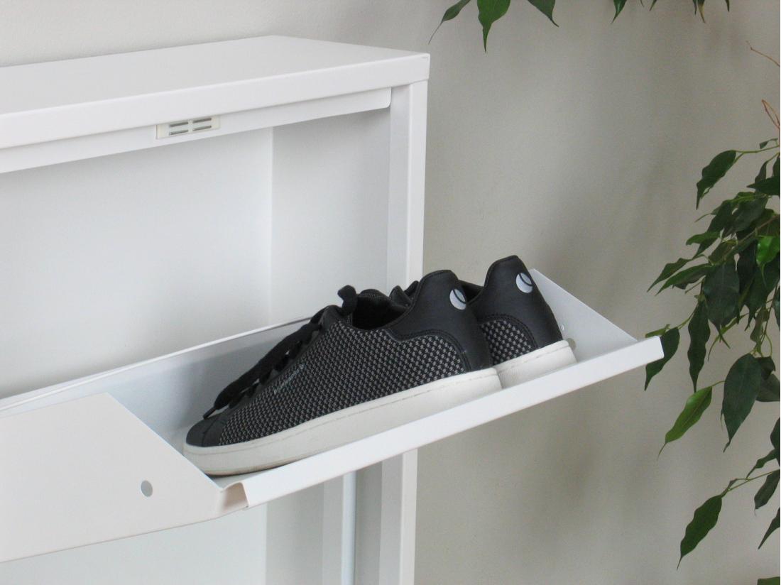 vente unique Pisa Armoire à chaussures avec 6 casiers/portes en métal blanc. Livrée entièrement montée