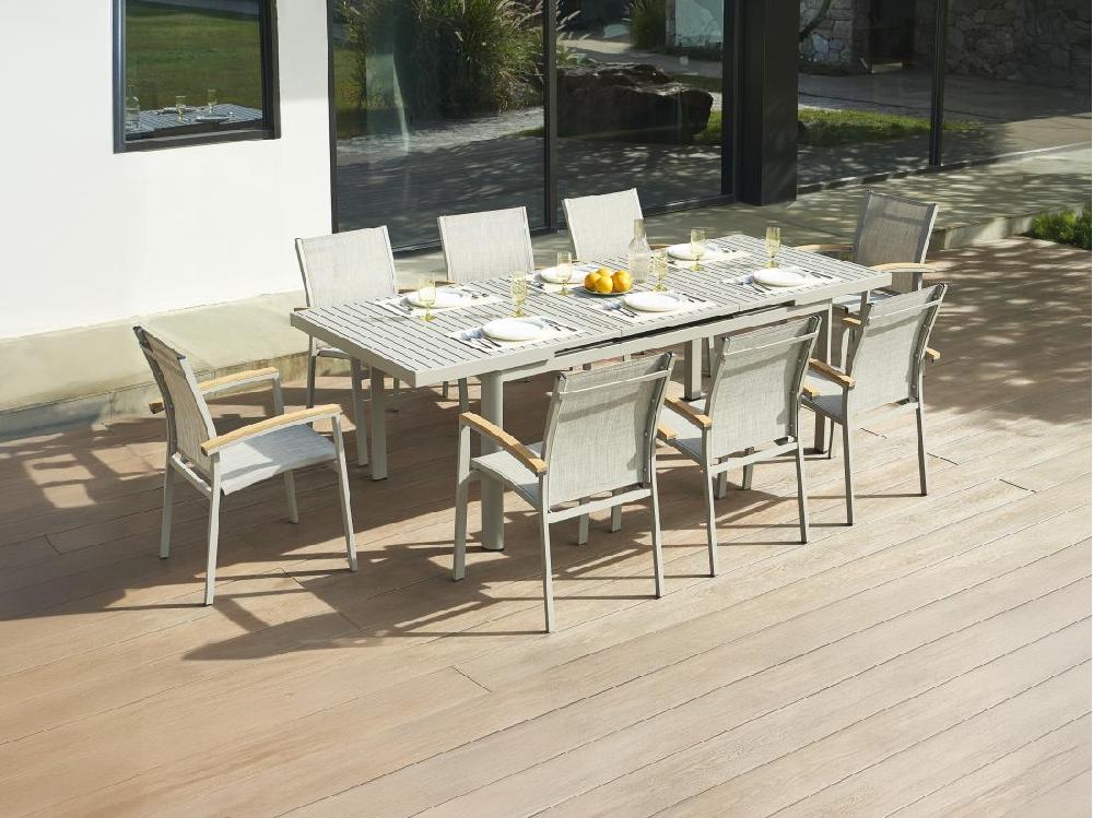 vente unique Salle à manger de jardin en aluminium : une table extensible L.180/240cm et 8 fauteuils empilables avec accoudoirs acacia - Taupe - NAURU de MYLIA