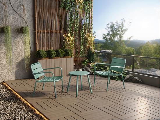 vente unique Salon de jardin en métal - 2 fauteuils bas empilables et une table d'appoint ronde - Vert amande - MIRMANDE de MYLIA