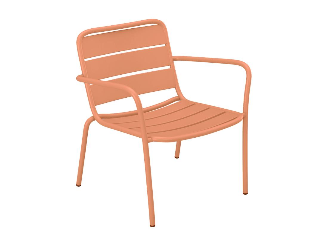 Vente Unique Salon De Jardin En Métal - 2 Fauteuils Bas Empilables Et Une Table D'appoint Ronde - Orange Clair - MIRMANDE De MYLIA