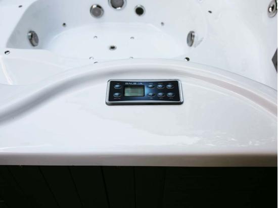 Vente Unique Spa "Cuba" 6 Places - Cuve Blanc - Système Balboa +Bluetooth Intégré - 220x210x80cm