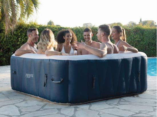 Vente Unique Spa Gonflable Champion Carré Bulles 6 Places - Infinite Spa