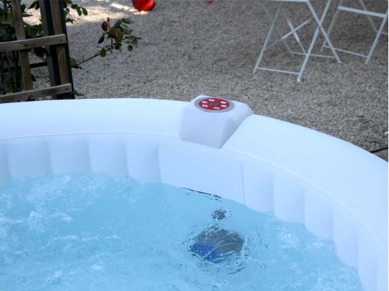 Vente Unique Spa Gonflable Rond Bulles 4 Places - AquaZendo