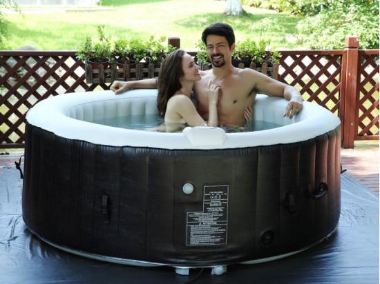 Vente Unique Spa Gonflable Rond Bulles 4 Places - AquaZendo