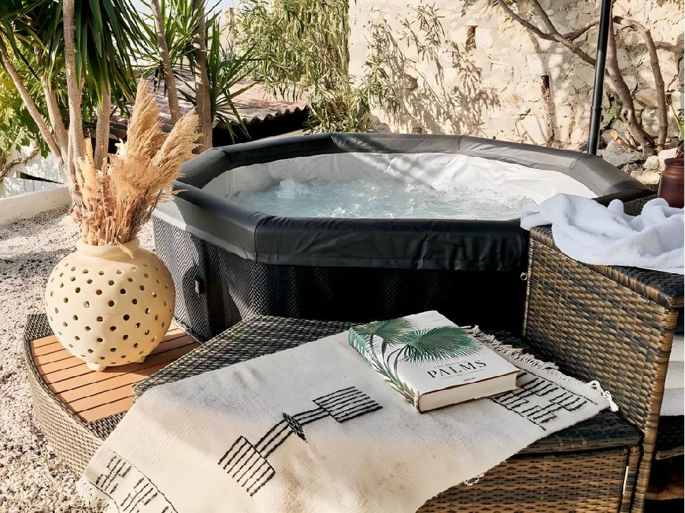 Vente Unique Spa Portable Semi-rigide Octopus Octogonal Bulles 4-6 Places Avec Mobilier - Netspa