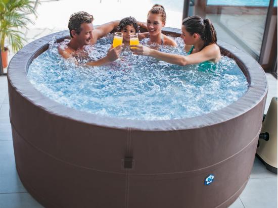 Vente Unique Spa Portable Semi-rigide Vita Premium Rond Bulles 4-6 Places Avec Mobilier - Netspa