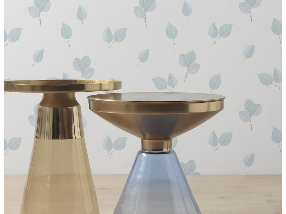 Vente Unique Table D'appoint Avec Base En Verre Bleu Et Plateau En Métal Doré