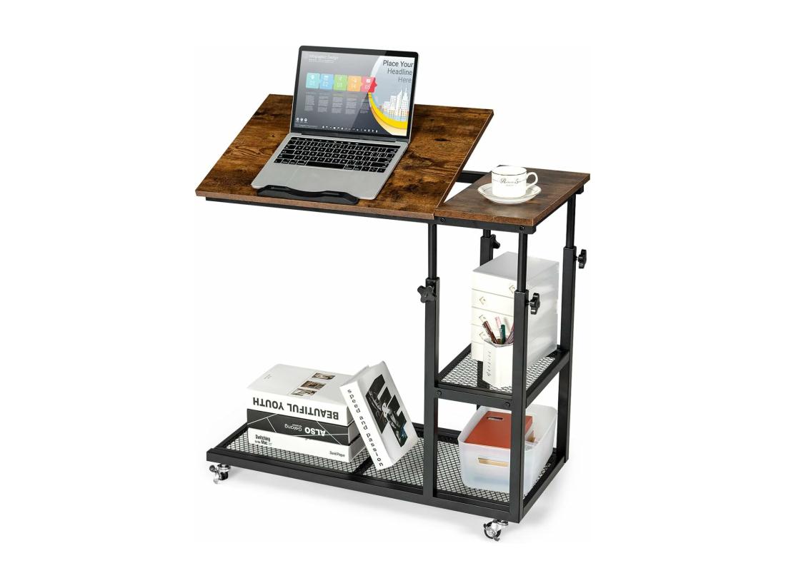 vente unique Table d’Appoint Bout de Canapé en Forme C Plateau Réglable en 5 Angles Hauteur Réglable 64-92cm 2 Étagères Table de Lit à Roulette Style Industriel (Brun)