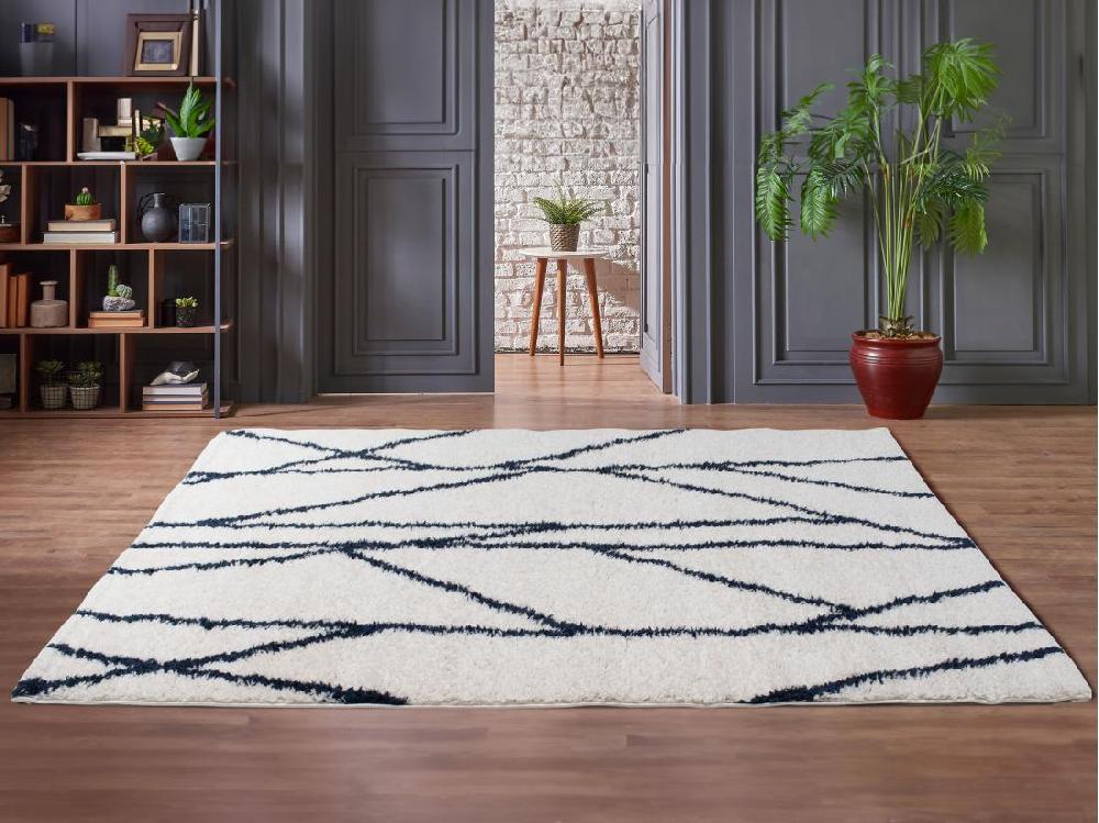 vente unique Tapis shaggy berbère lignes asymétriques - 160 x 230 cm - Blanc et bleu nuit - BARDIO