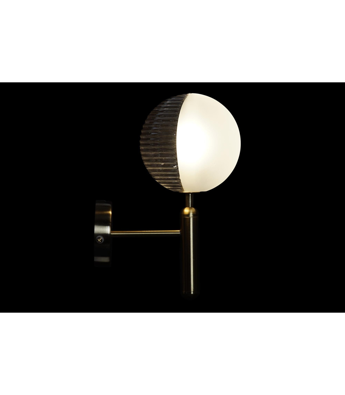 Wadiga Applique Murale Métal Doré Et Globe En Verre Dépoli Blanc- 15x15x38cm