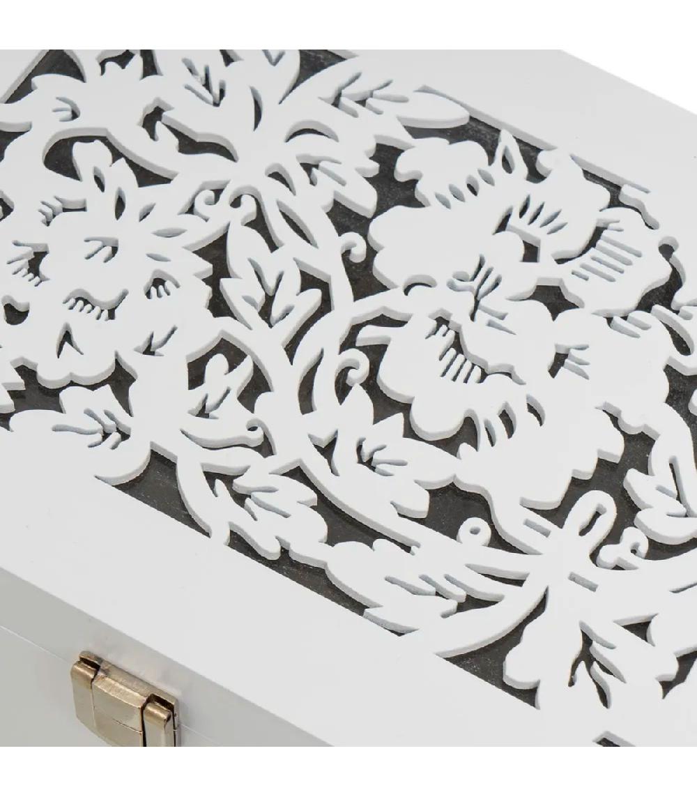 Wadiga Coffret à Bijoux En Bois Blanc Taillé Et Miroir 20x16x10cm