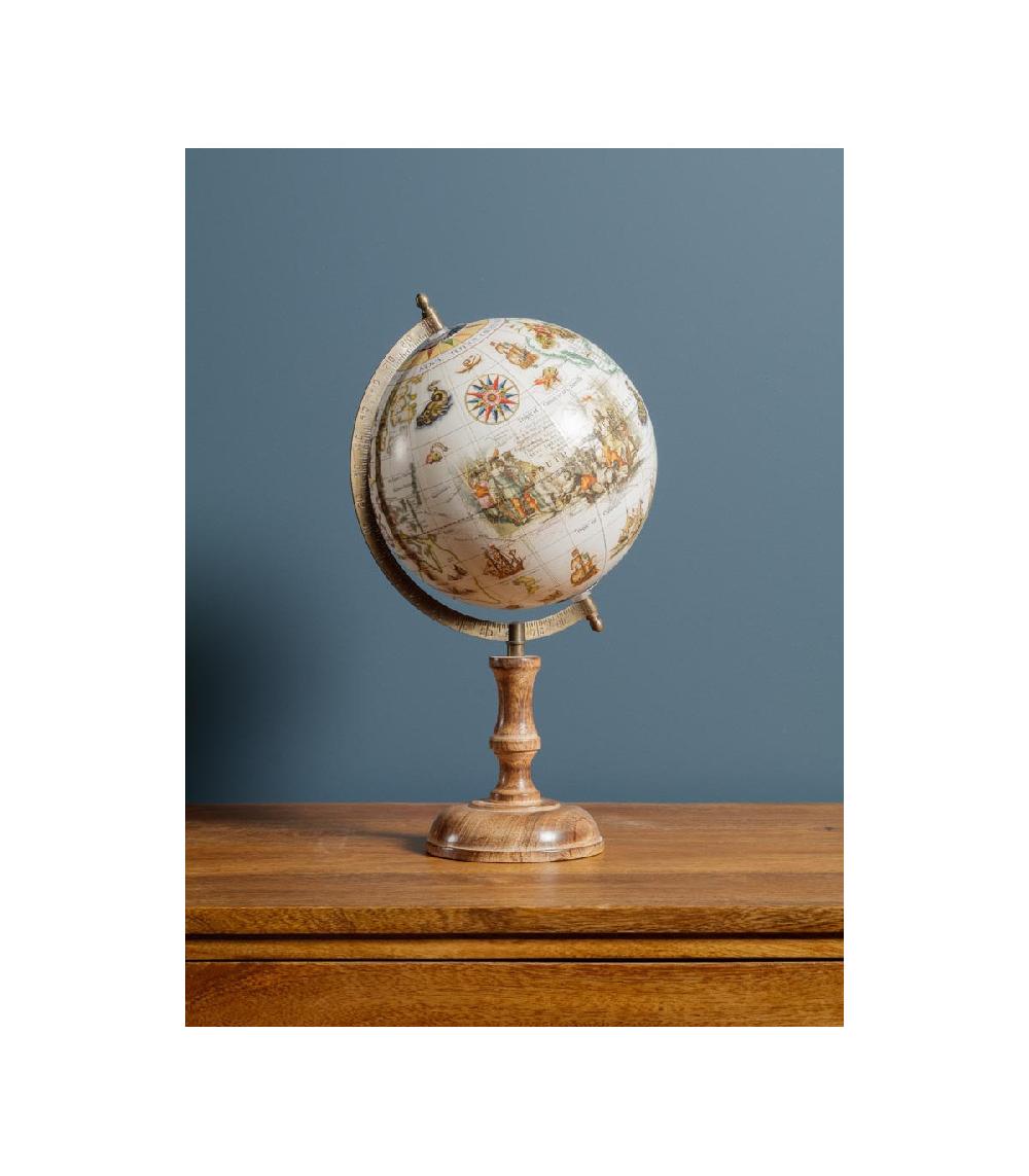 Wadiga Mappemonde Illustrée Fond Beige Sur Pied Bois Clair
