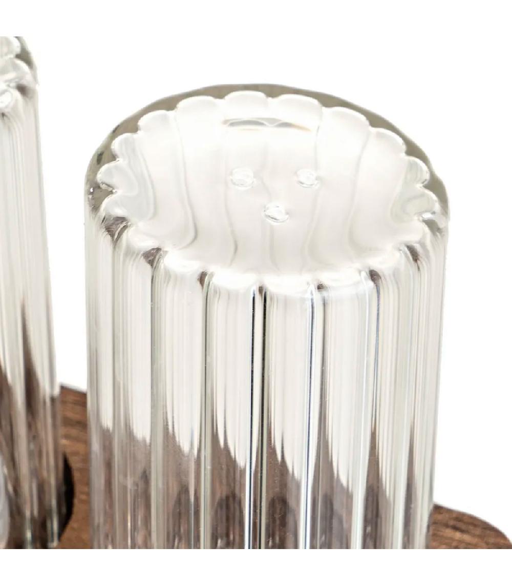 wadiga Salière et poivrière en verre strié et plateau bois 11x6x8.5cm wadiga Salière et poivrière en verre strié et plateau bois 11x6x8.5cm