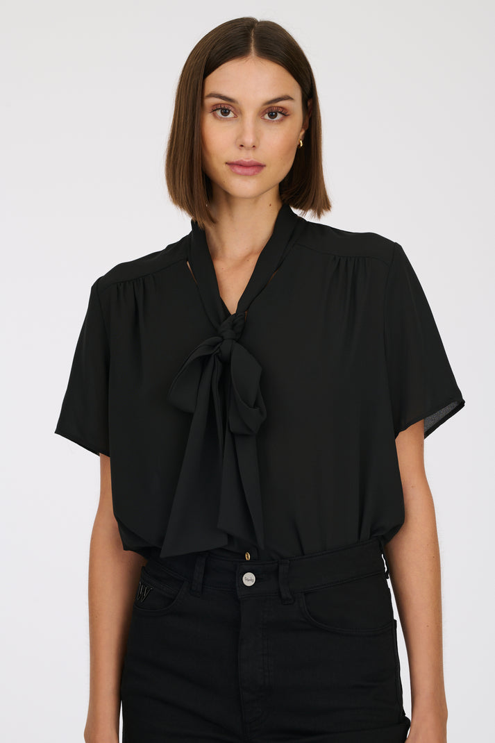 Weill Blouse Lavallière à Manches Courtes