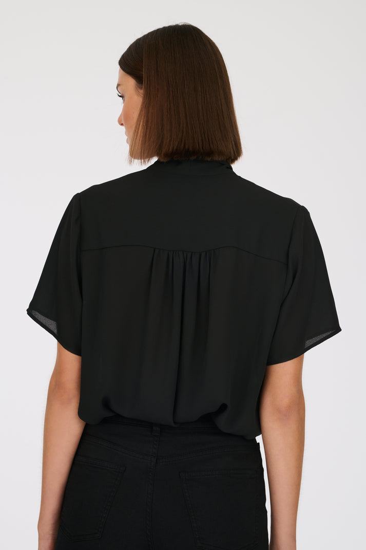 Weill Blouse Lavallière à Manches Courtes