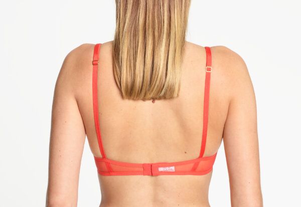 Yasmine Eslami Jeanne Soutien-gorge Plongeant Sunset