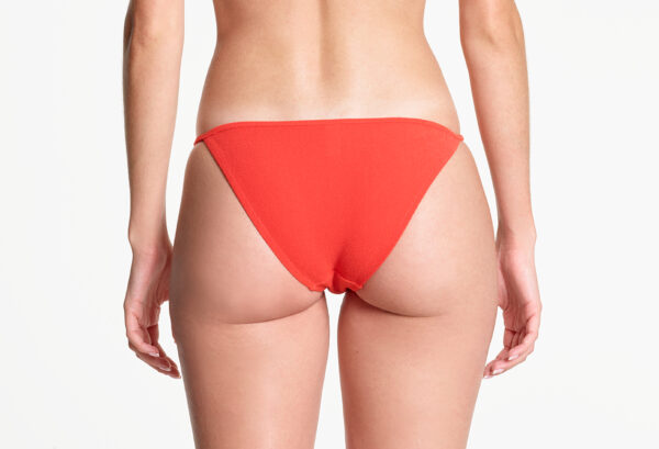 Yasmine Eslami Bas De Maillot Laura Capri