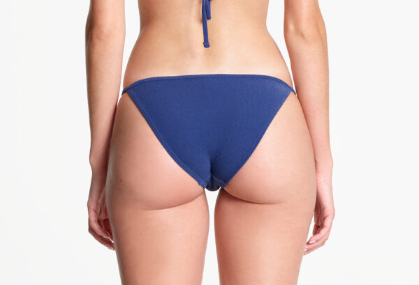 Yasmine Eslami Bas De Maillot Laura Tinos