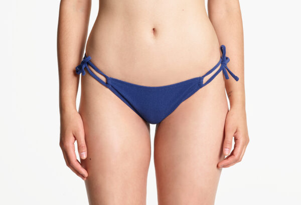Yasmine Eslami Bas De Maillot Mona Tinos