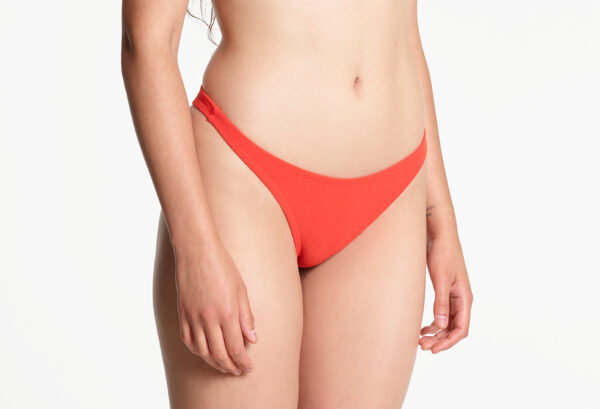 Yasmine Eslami Bas De Maillot Rebecca Capri
