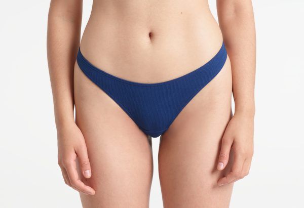 yasmine eslami Caroline string Cobalt