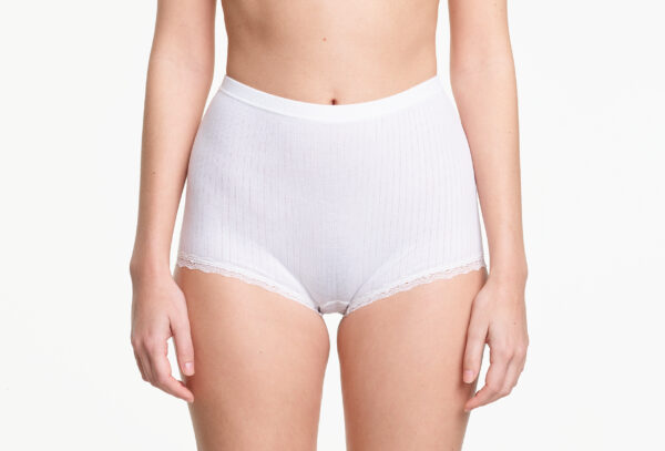 Yasmine Eslami Éléonore Boxer Creamy