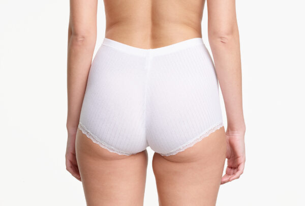 Yasmine Eslami Éléonore Boxer Creamy