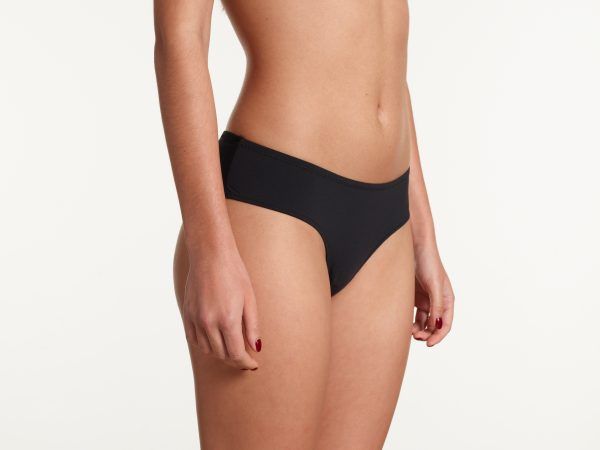 Yasmine Eslami Lou Brésilienne Black