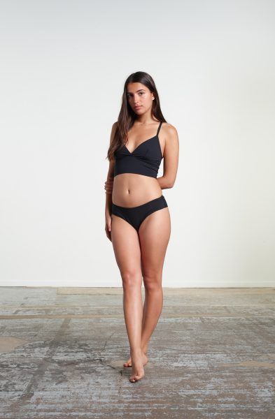 Yasmine Eslami Lou Brésilienne Black