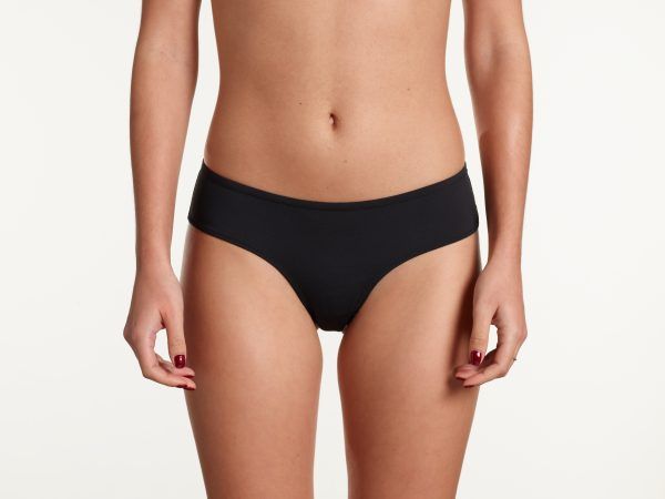 yasmine eslami Lou Brésilienne Black