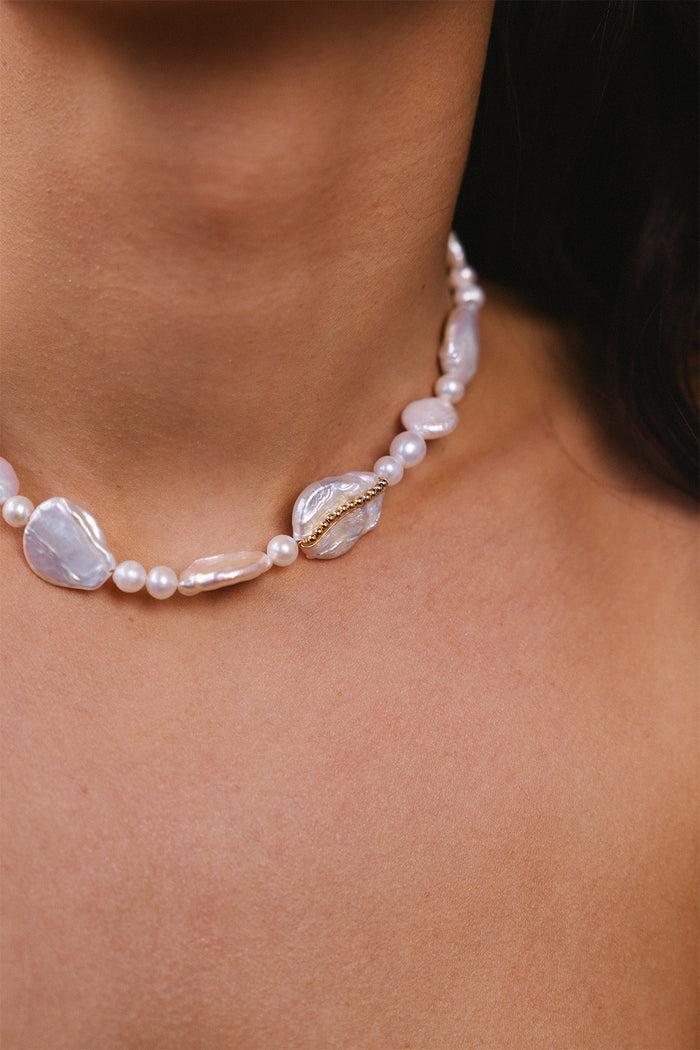 yay paris Cowrie necklace - Cultured pearl
