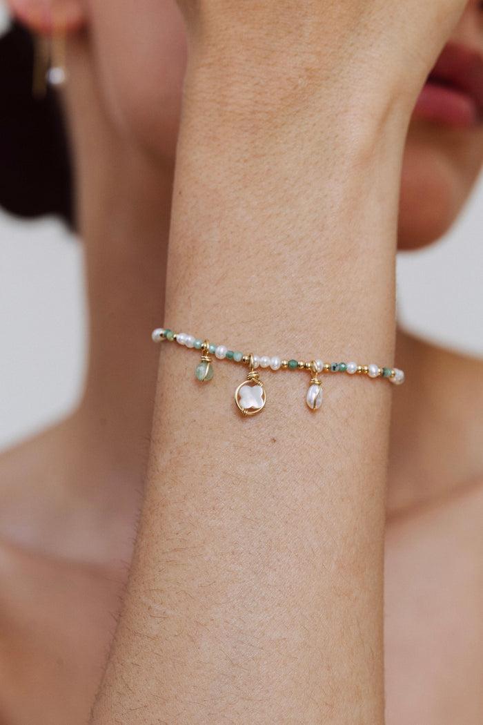 yay paris Ella Bracelet Set + 3 Collectibles