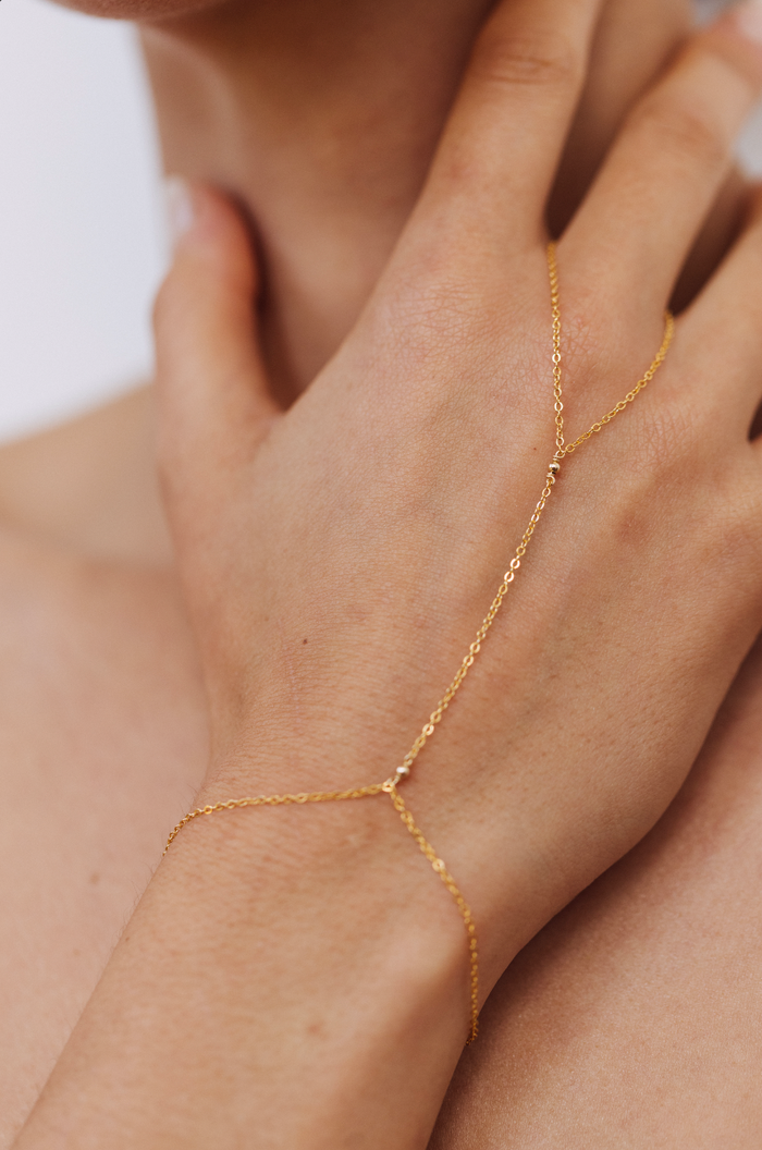 yay paris Hand jewel chain