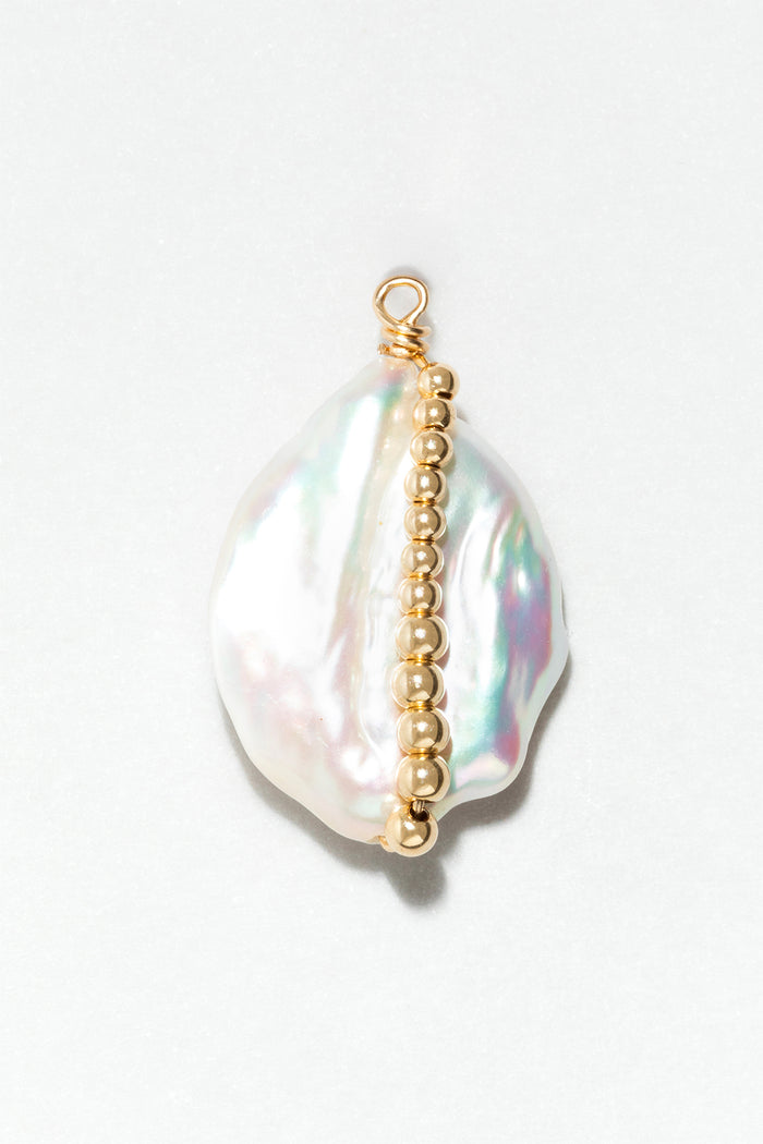 yay paris Large Cauri pendant - Cultured pearl