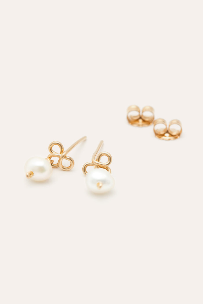 yay paris Petal Stud earrings - Cultured pearls