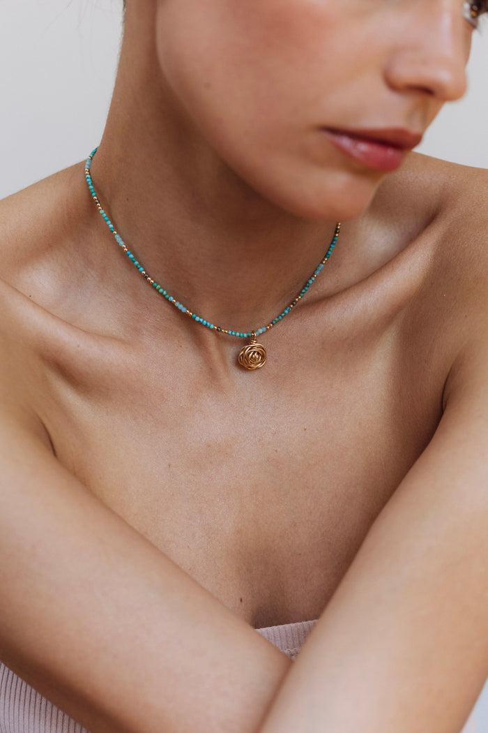 Yay Paris Queen Necklace Box + 1 Large Treasure