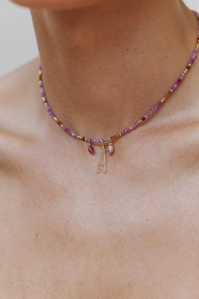 yay paris Queen Necklace Set + 3 Collectibles