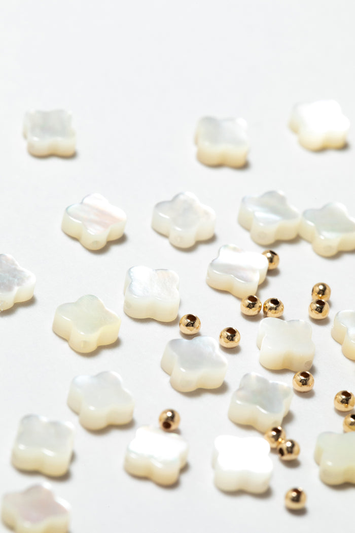 Yay Paris Swan Ankle Chain - Mother Of Pearl